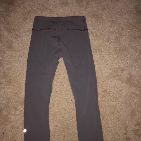 ★★ LULU LEMON LEGGINGS ★★ - Picture 2 of 4